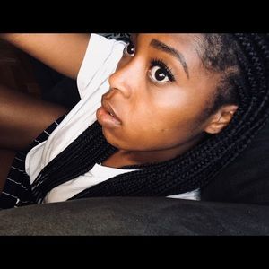 Meet your Posher, Shola